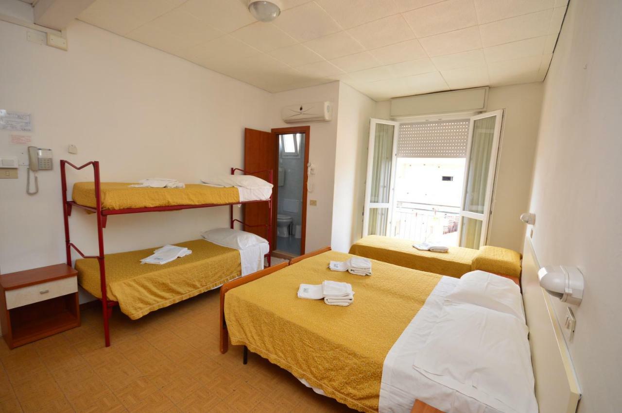 Hotel Moroni 리미니 외부 사진